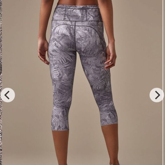 NEW Lululemon Fast & Free Crop - Picture 3 of 10